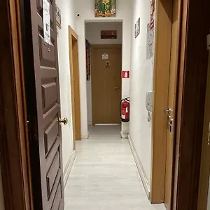  Hostel Charming Episode Portugal